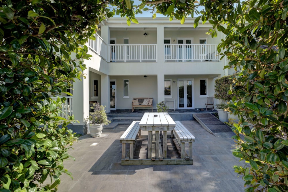 Guesthouse for sale in Summerstrand - 1PLZ1678399 Guesthouse for sale in Summerstrand - 1PLZ1678399