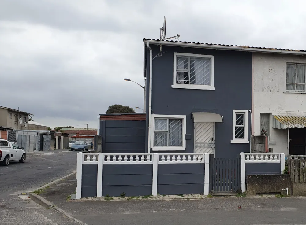 House for sale in Woodlands, Mitchells Plain - 1MN1752037 House for sale in Woodlands, Mitchells Plain - 1MN1752037