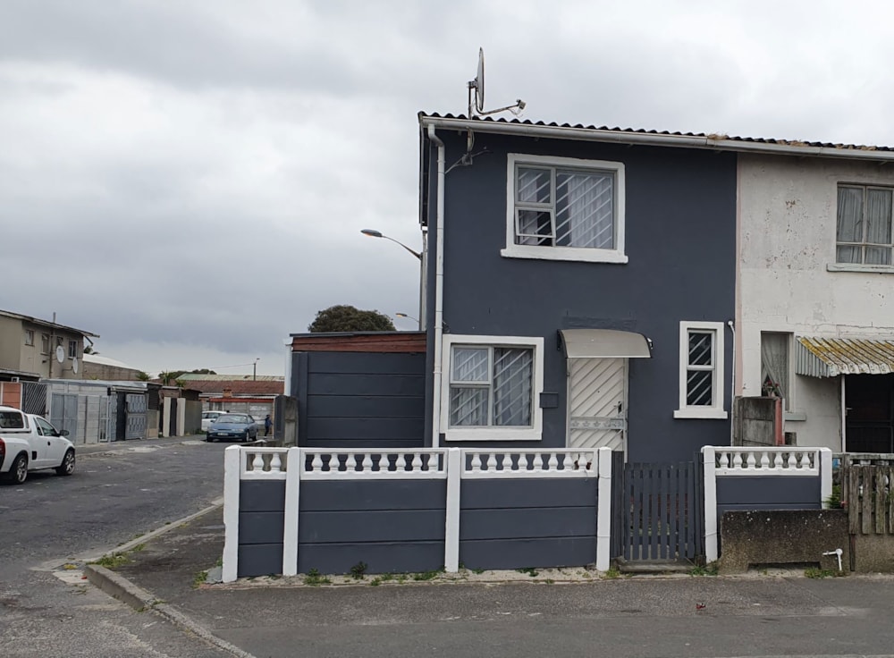 House for sale in Woodlands, Mitchells Plain - 1MN1752037