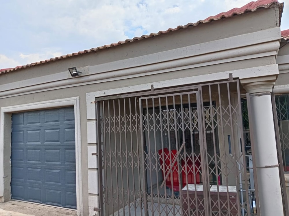 House sold in Beverley Hills, Evaton - 1VT1676731 House sold in Beverley Hills, Evaton - 1VT1676731