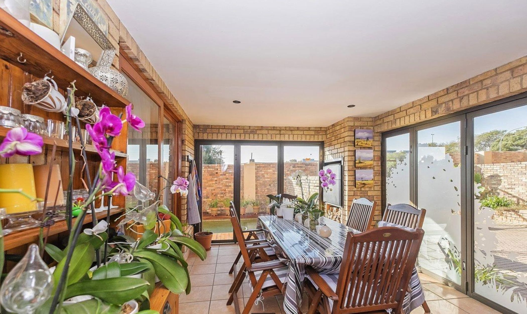 Townhouse for sale in Oriel - BED1678422