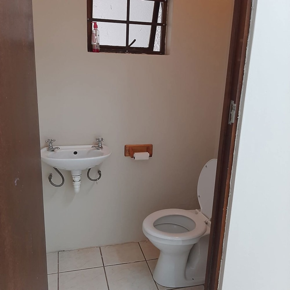 Commercial Building to rent in Port Elizabeth (Gqeberha) - 1PLZ1677447 Commercial Building to rent in Port Elizabeth (Gqeberha) - 1PLZ1677447