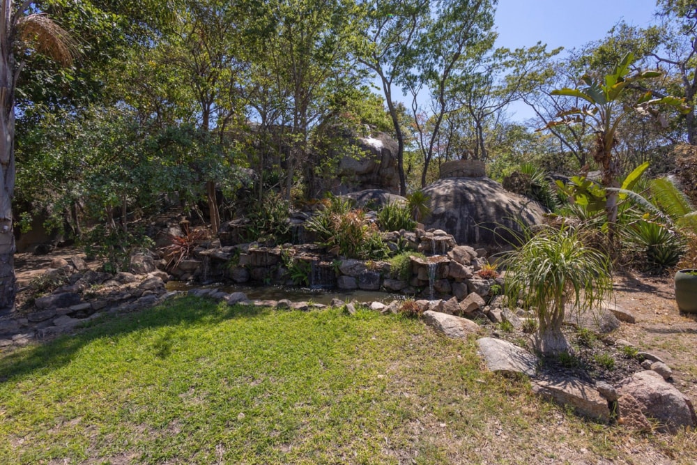 Game lodge for sale in Hatfield, Zimbabwe - 3ZB1729950 Game lodge for sale in Hatfield, Zimbabwe - 3ZB1729950