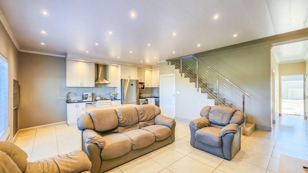 Security estate home sold in Paarl South - TK1677954 Security estate home sold in Paarl South - TK1677954