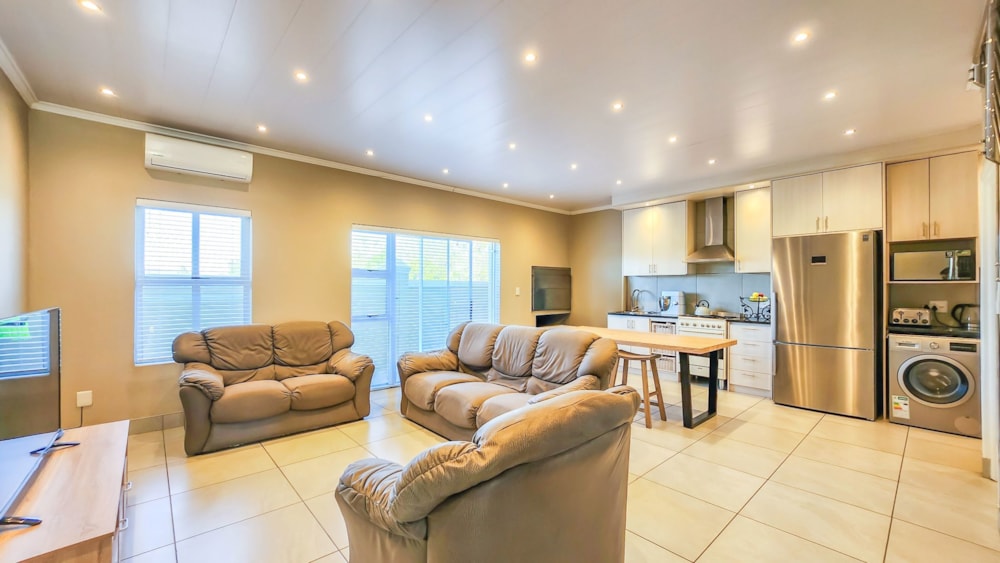 Security estate home sold in Paarl South - TK1677954 Security estate home sold in Paarl South - TK1677954