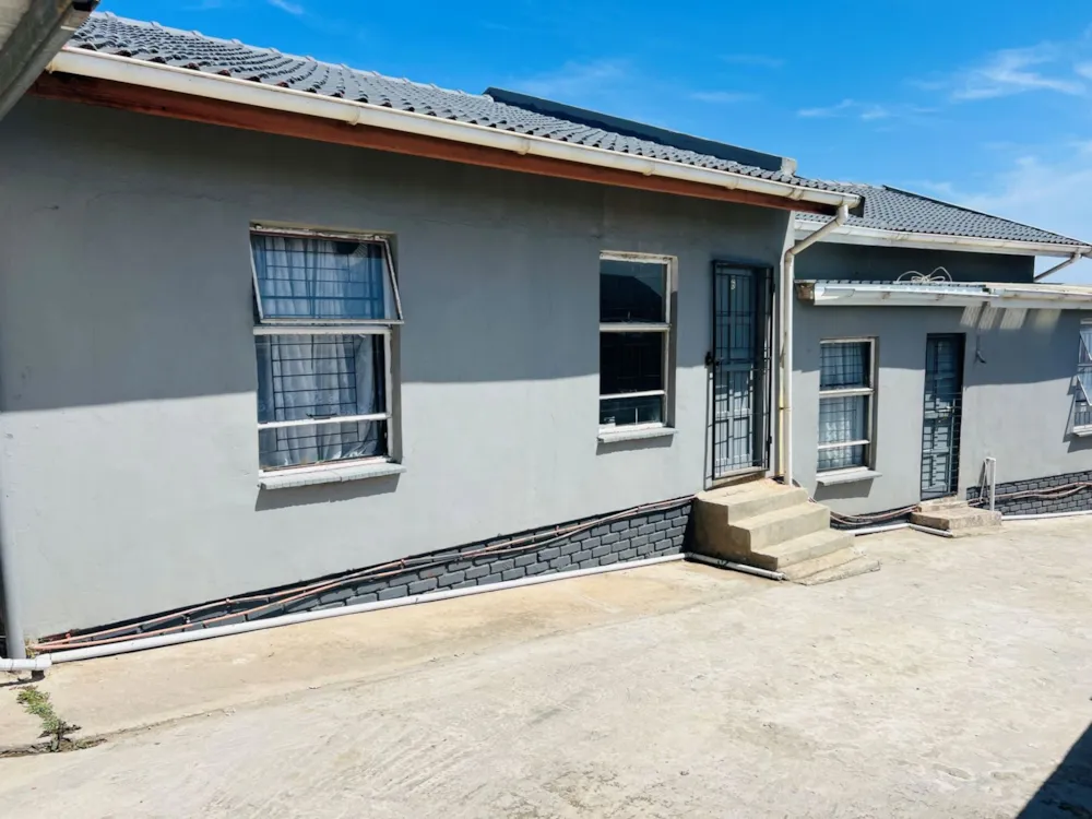 Bachelor apartment for sale in King Williams Town (Qonce) - 1MH1677769