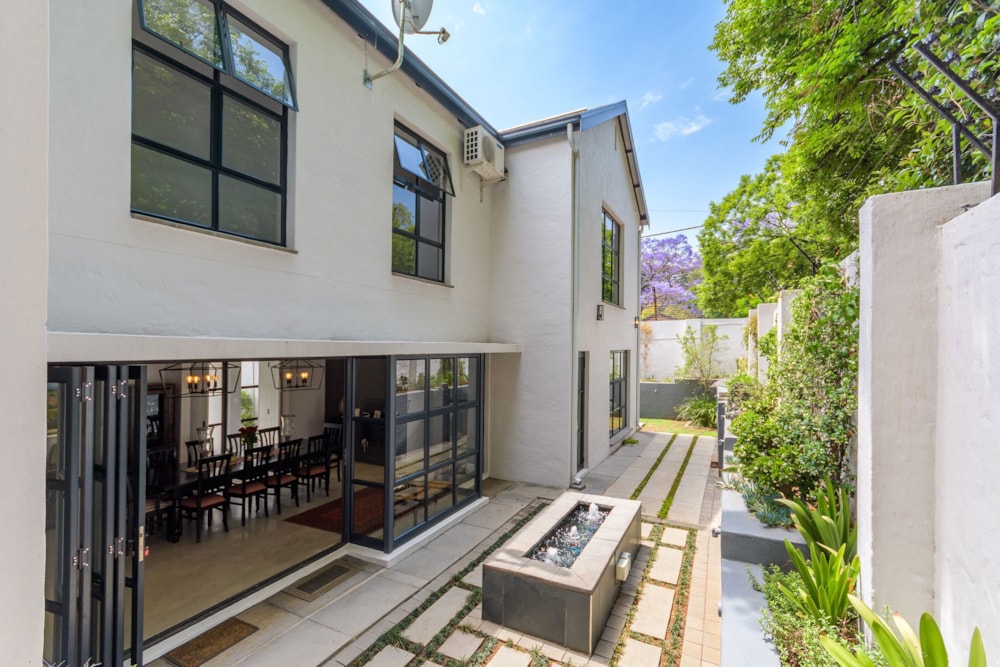 Double-storey cluster let in Craighall - JBL1679139 Double-storey cluster let in Craighall - JBL1679139