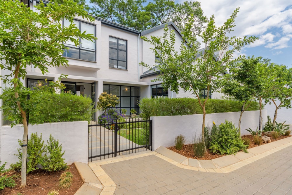 Double-storey cluster let in Craighall - JBL1679139 Double-storey cluster let in Craighall - JBL1679139