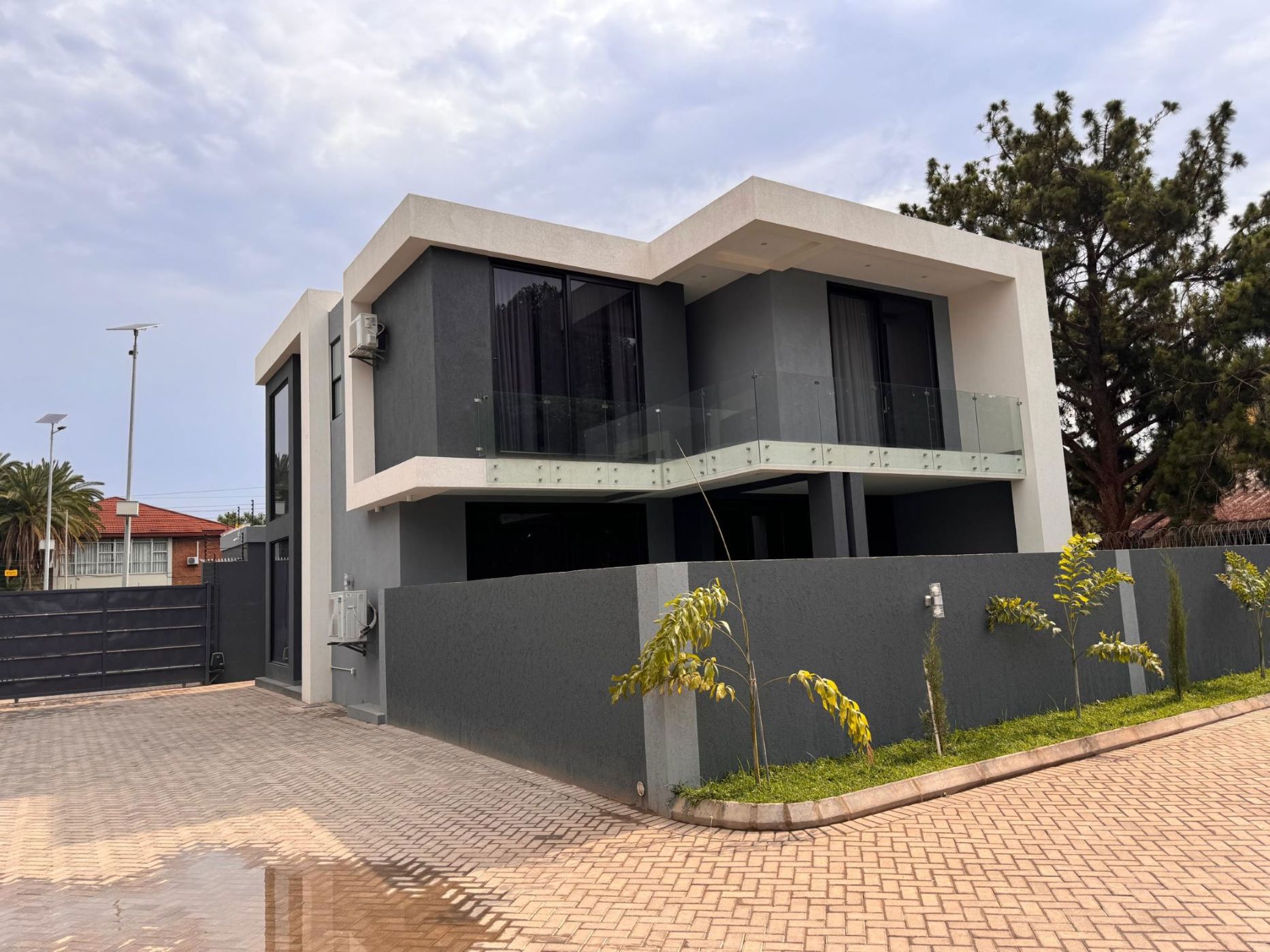 Security complex home to rent in Rhodespark, Zambia - 3ZA1678856