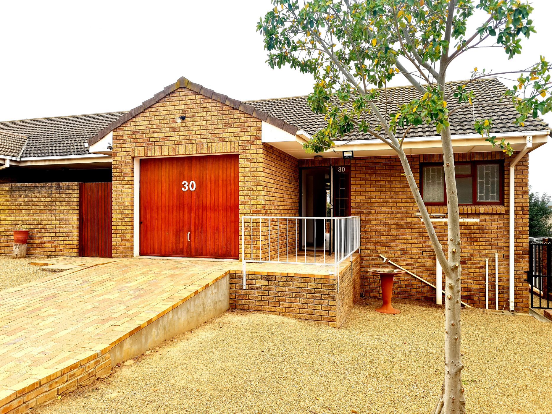 House let in Moorreesburg - 1MS1694709