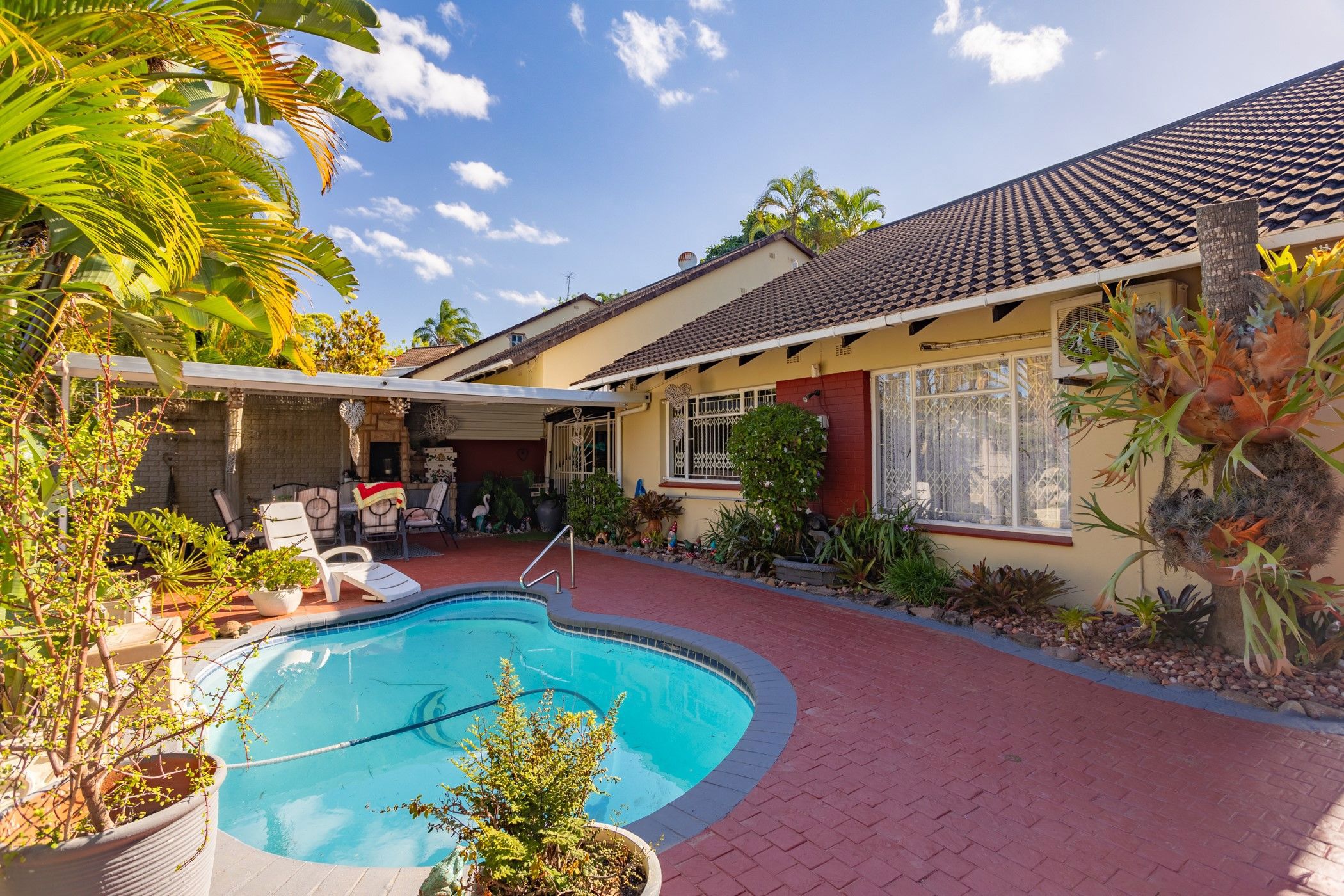 Townhouse for sale in Escombe - 1WP1678173