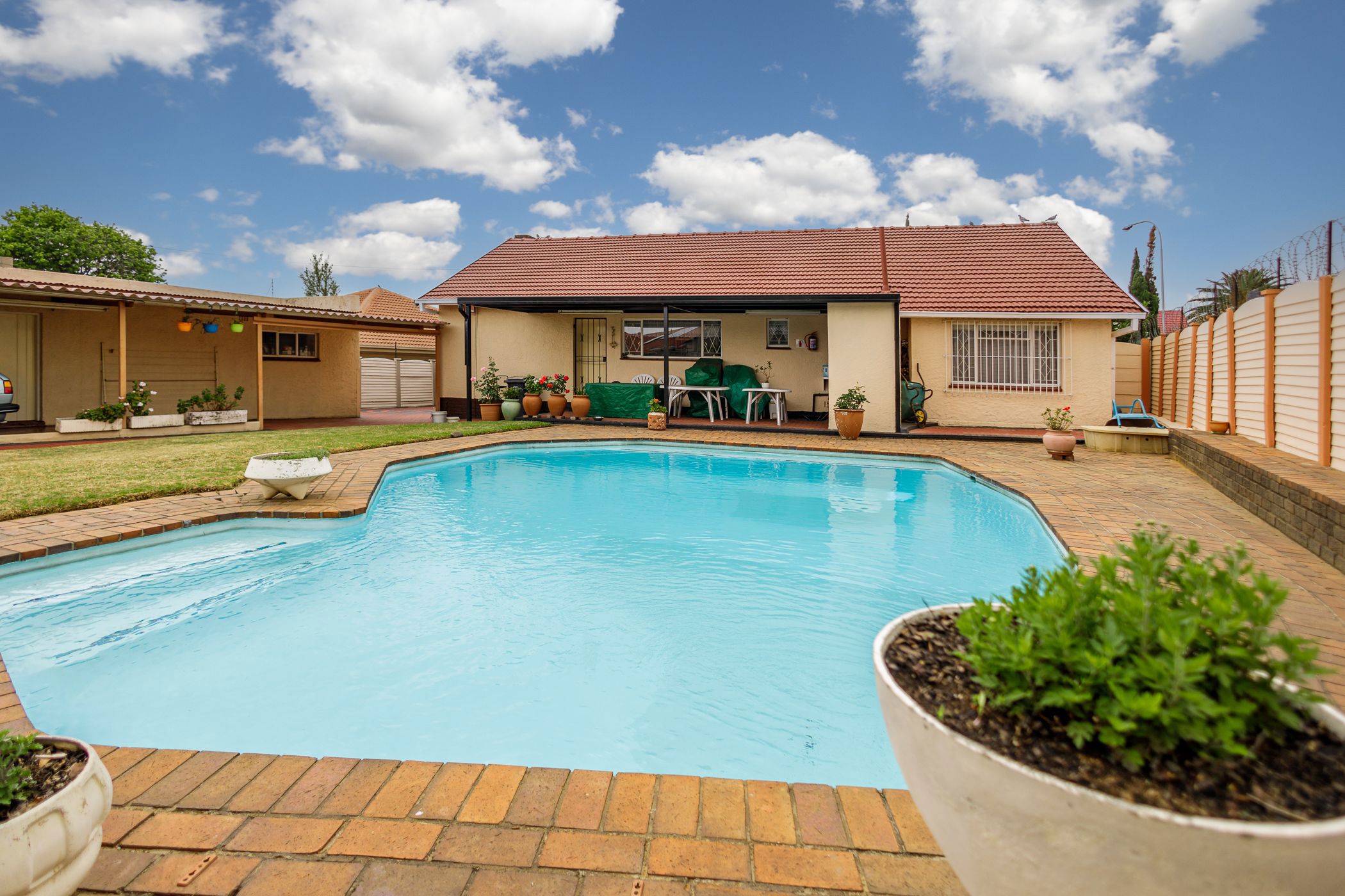 House sold in Evans Park - 1GV1678187