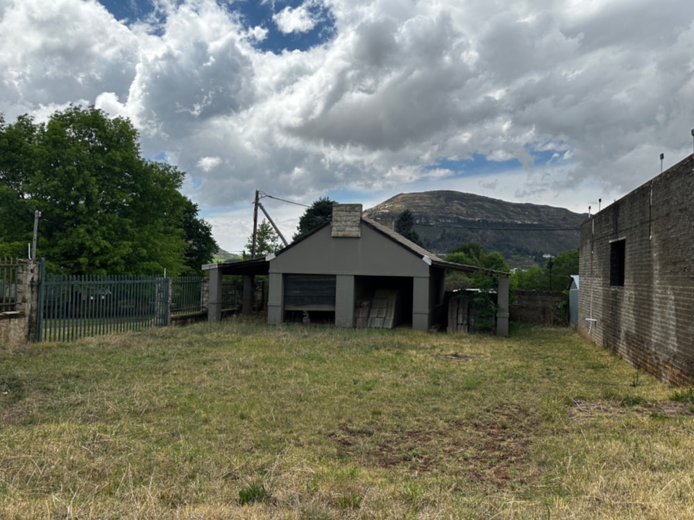 Security complex home sold in Clarens - 1CS1678326 Security complex home sold in Clarens - 1CS1678326