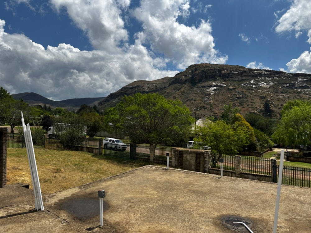 Security complex home sold in Clarens - 1CS1678326 Security complex home sold in Clarens - 1CS1678326