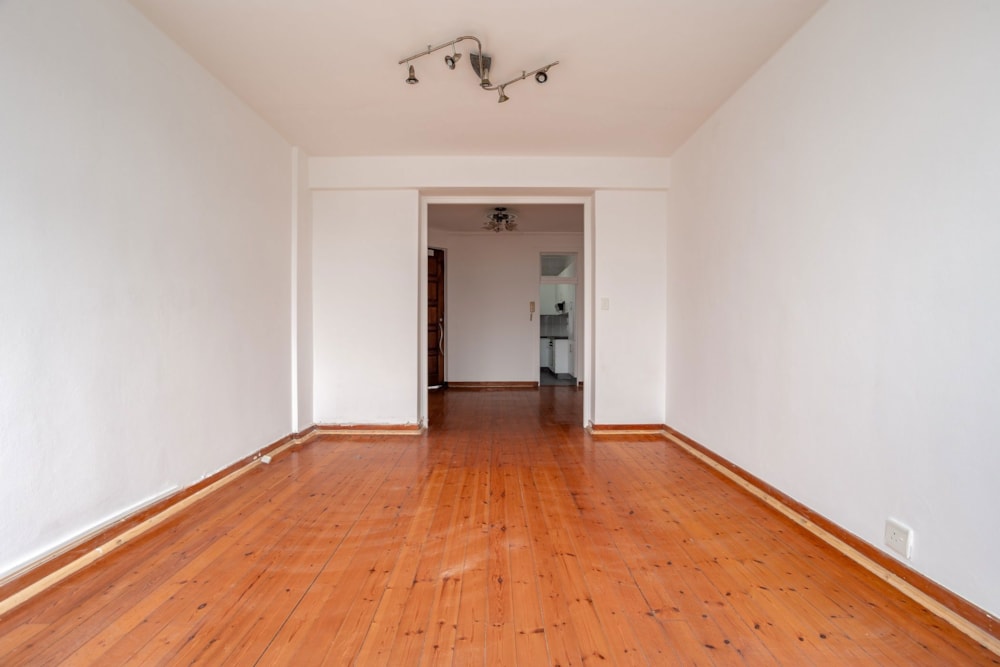 Apartment sold in North Beach Durban - 1DA1678638 Apartment sold in North Beach Durban - 1DA1678638