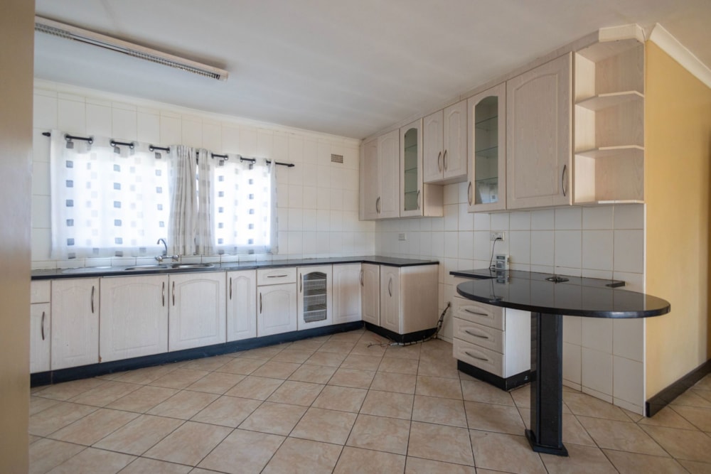 Apartment for sale in Waterfalls, Zimbabwe - 3ZB1678655