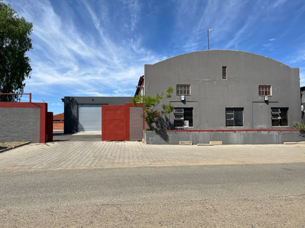 Commercial industrial property to rent in Oos Einde, Bloemfontein - 1BX1679495 Commercial industrial property to rent in Oos Einde, Bloemfontein - 1BX1679495