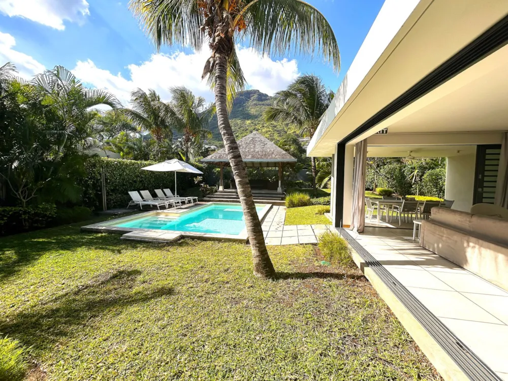 Double-storey house for sale in Tamarin, Mauritius - MUR1678720 Double-storey house for sale in Tamarin, Mauritius - MUR1678720