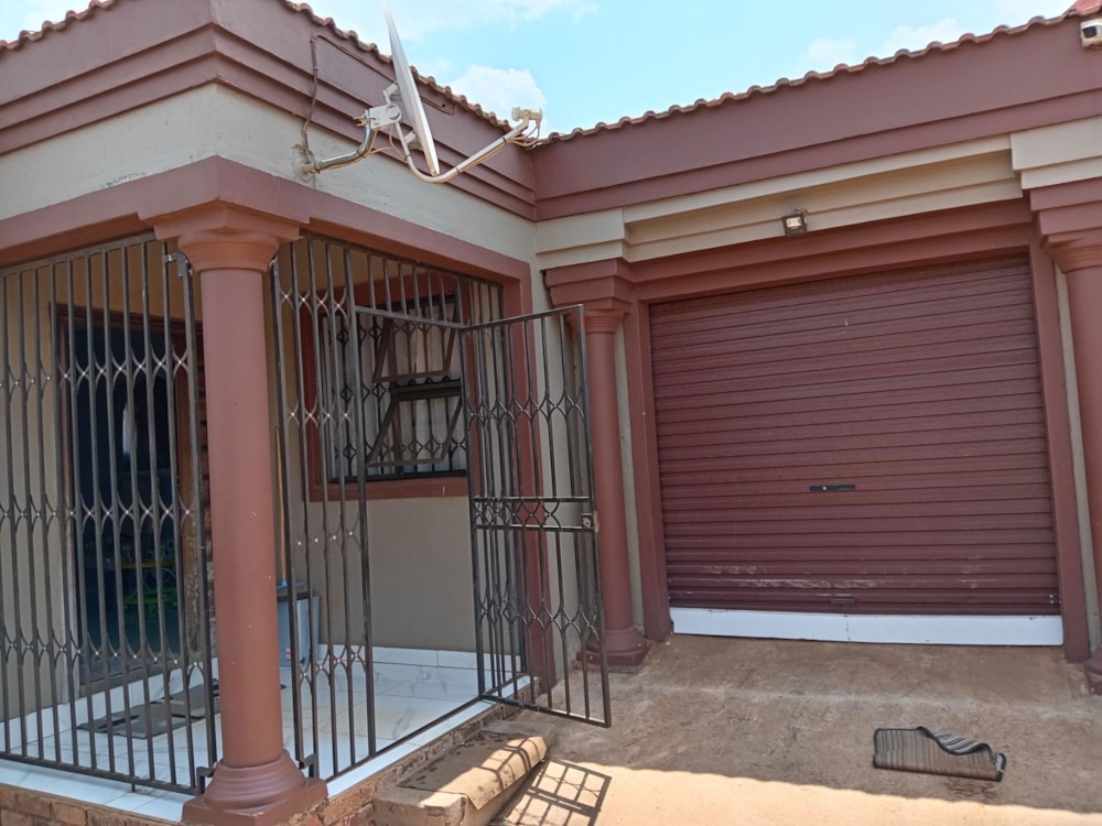 House for sale in Stretford - 1VT1678733 House for sale in Stretford - 1VT1678733