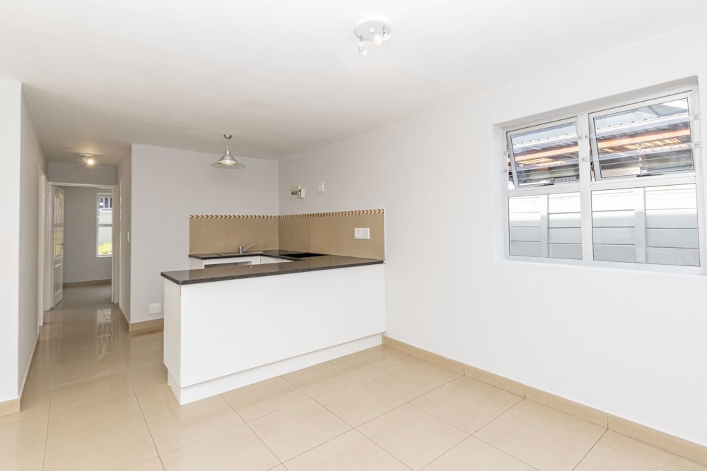 Apartment let in Wynberg, Cape Town - RBL1678958 Apartment let in Wynberg, Cape Town - RBL1678958