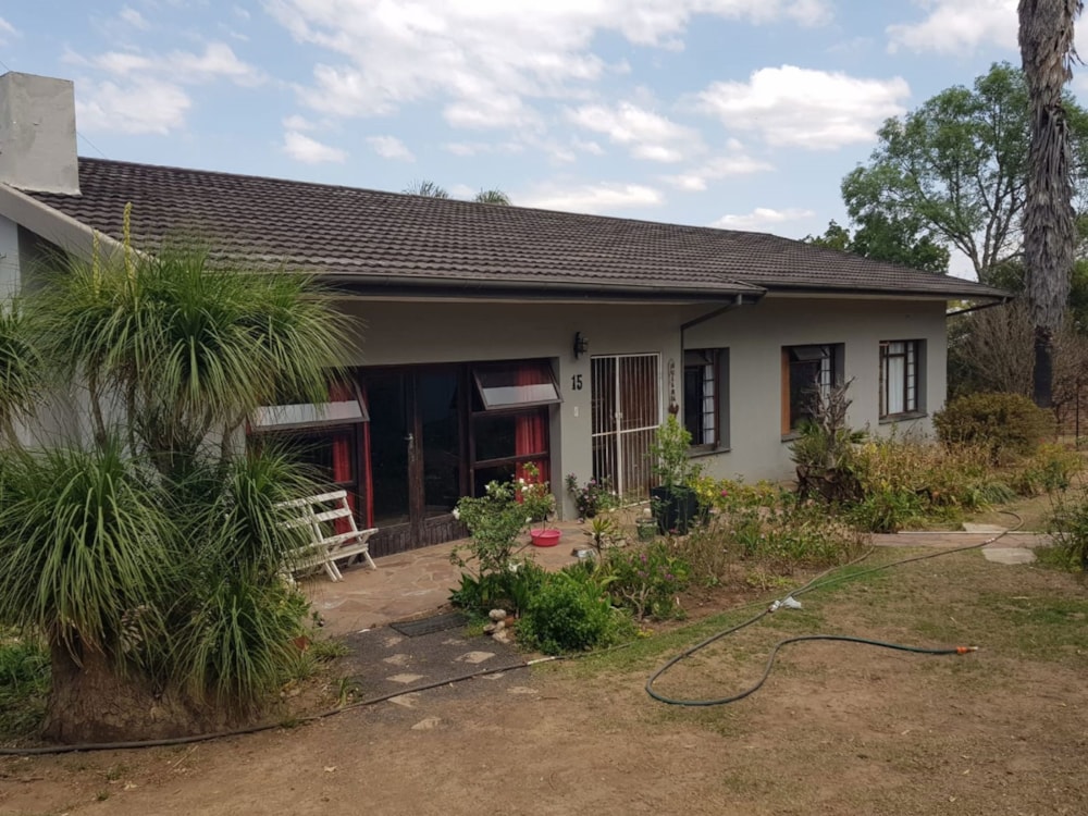 House for sale in Somerset East - 1KK1678857