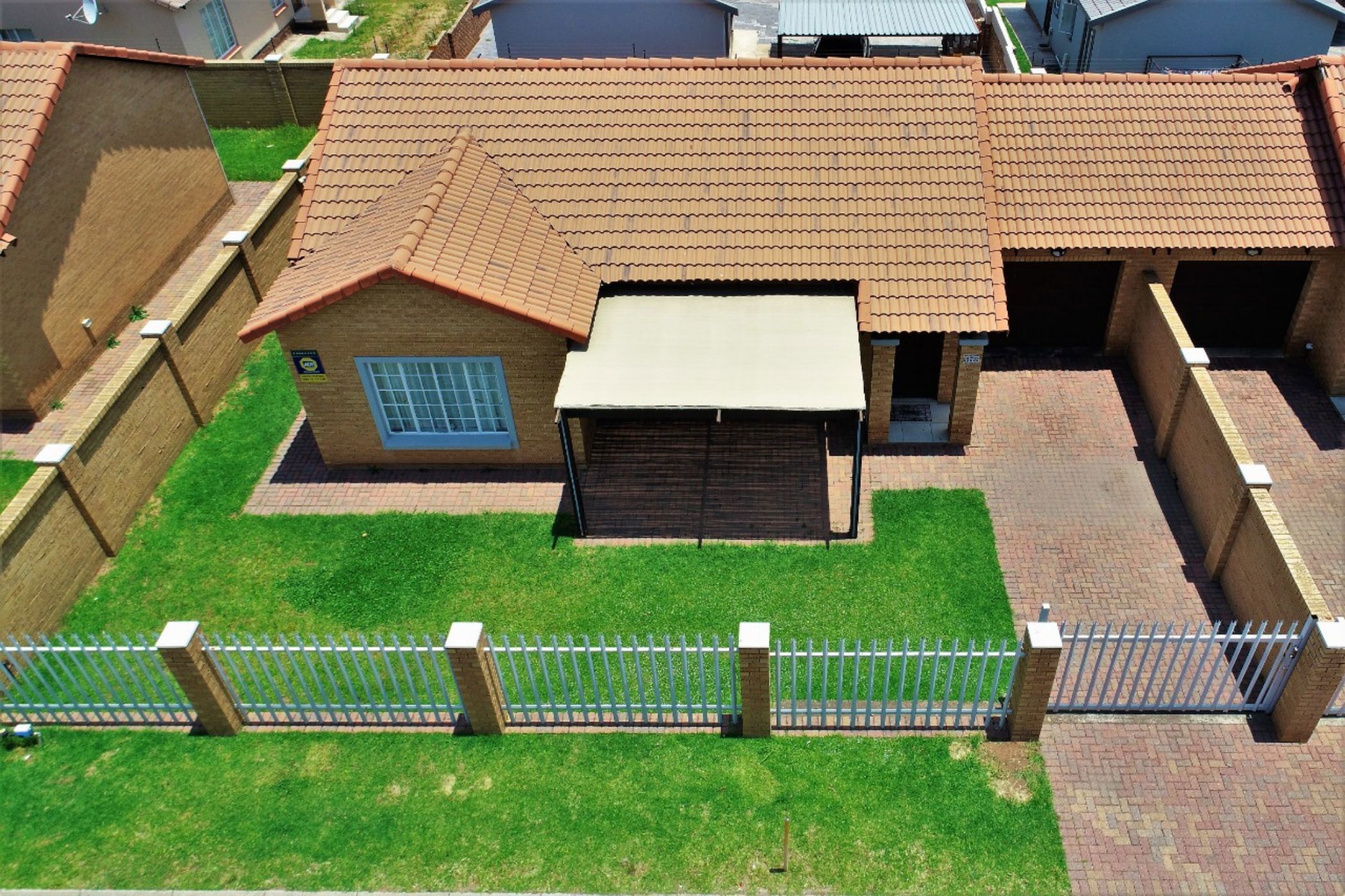 Security complex home to rent in Tasbet Park - 1WD1679402