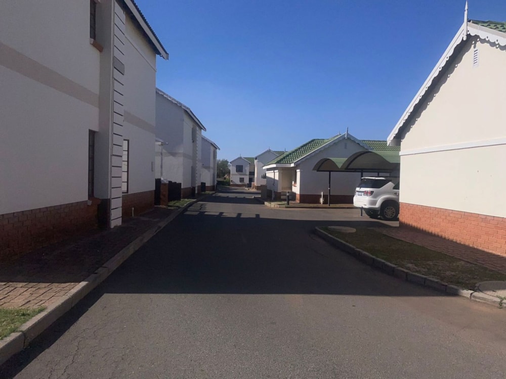 Security complex home for sale in Montana Gardens - PTM1679433