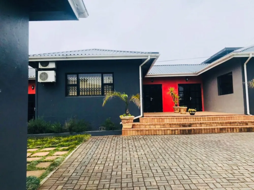 House for sale in Mthatha Central - 1MH1679502 House for sale in Mthatha Central - 1MH1679502