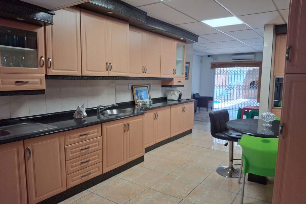 House for sale in Amanzimtoti - 1WB1676936