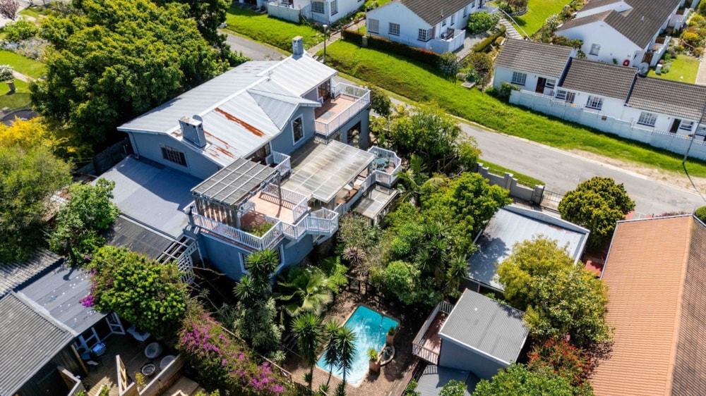 House for sale in Paradise, Knysna - 1KG1679257