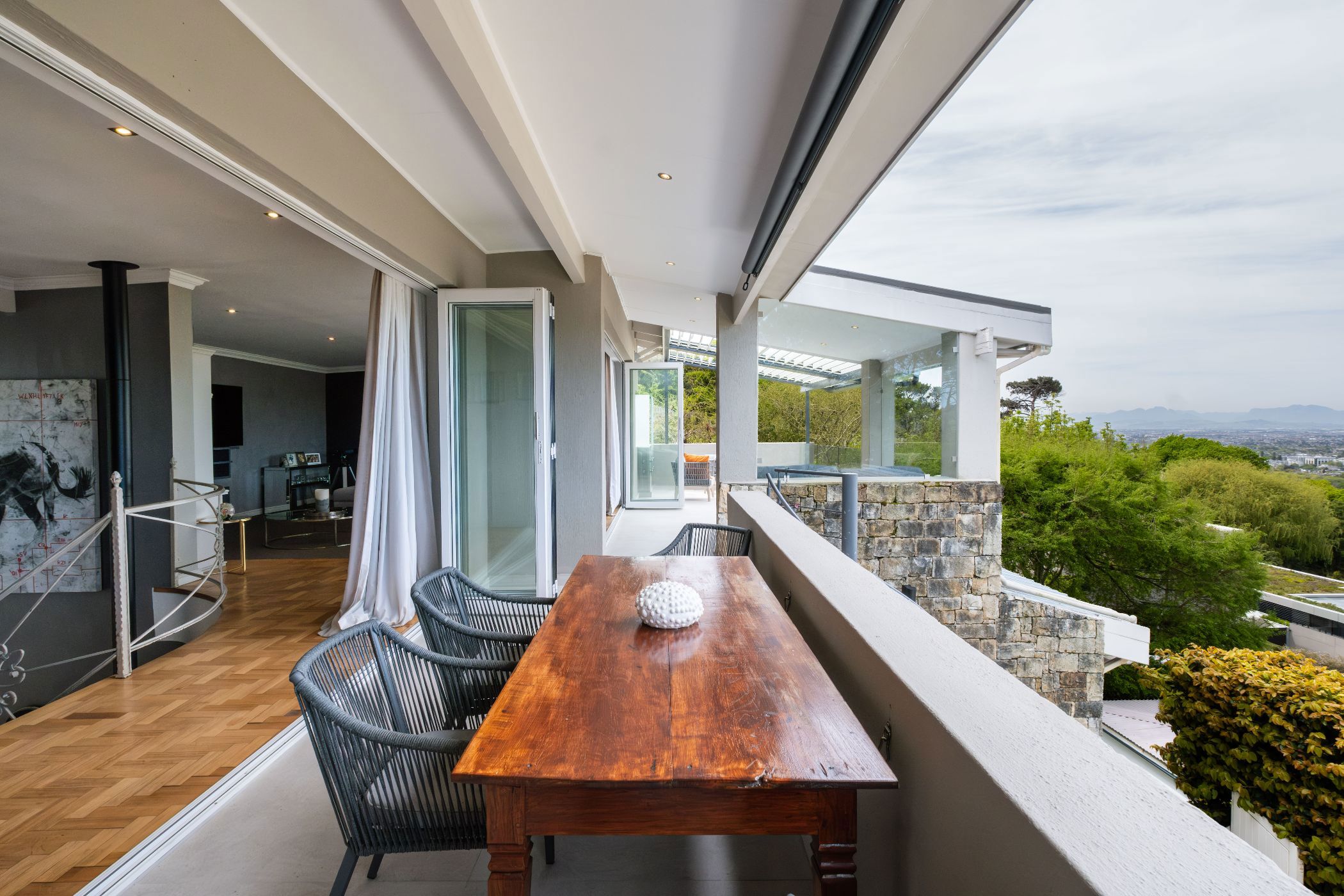 Multi-storey house sold in Newlands, Cape Town - KW1676701