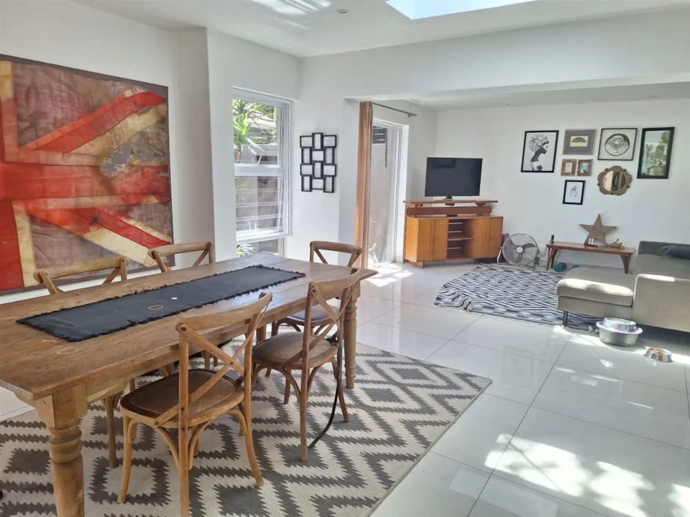 House let in Oaklands, Johannesburg - JBL1736841 House let in Oaklands, Johannesburg - JBL1736841