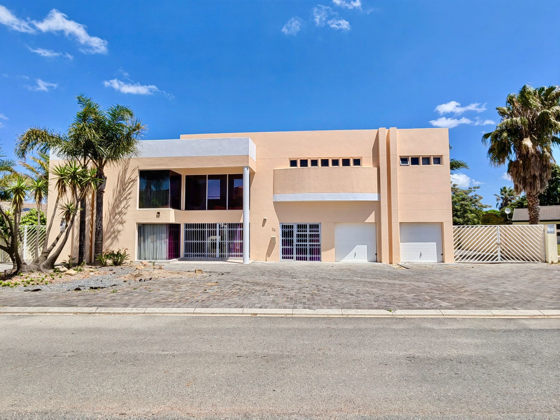 House for sale in Welgelegen, Parow - 1PLA1679191