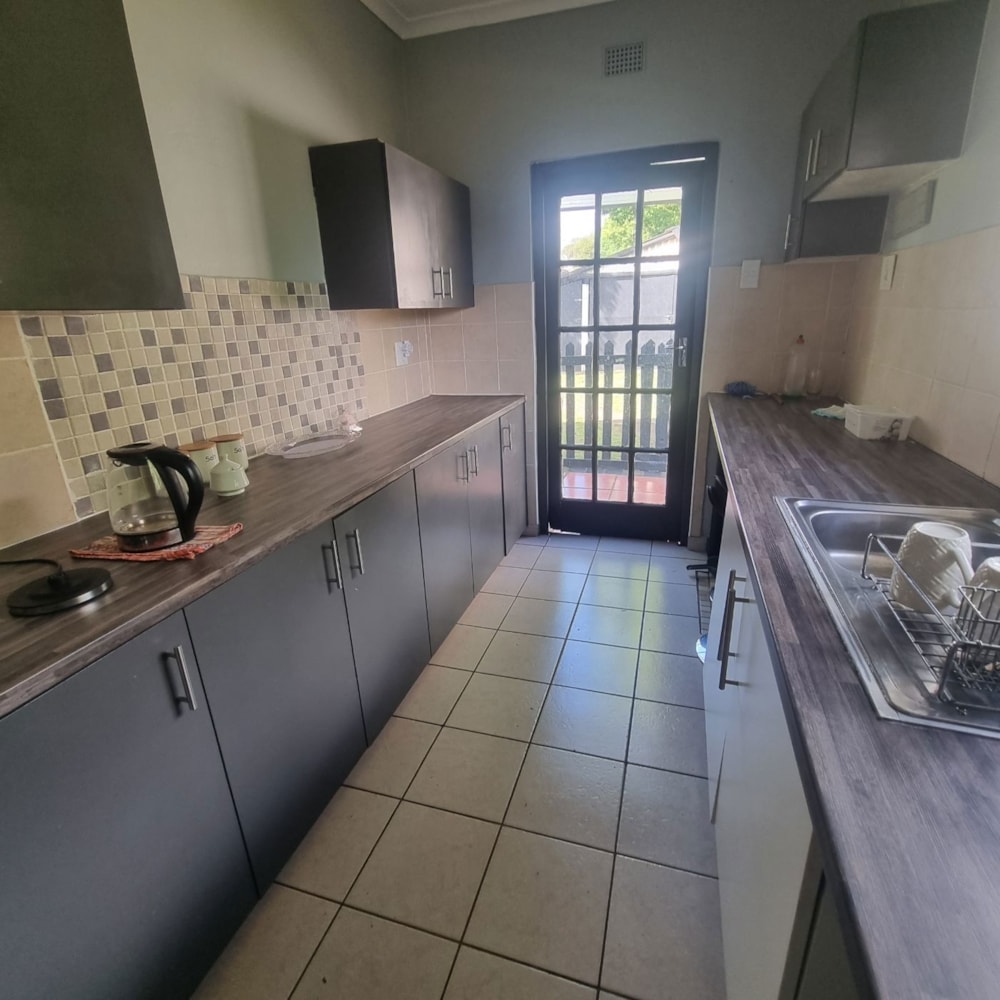 Cottage let in Hillcrest Park - 1KF1748359