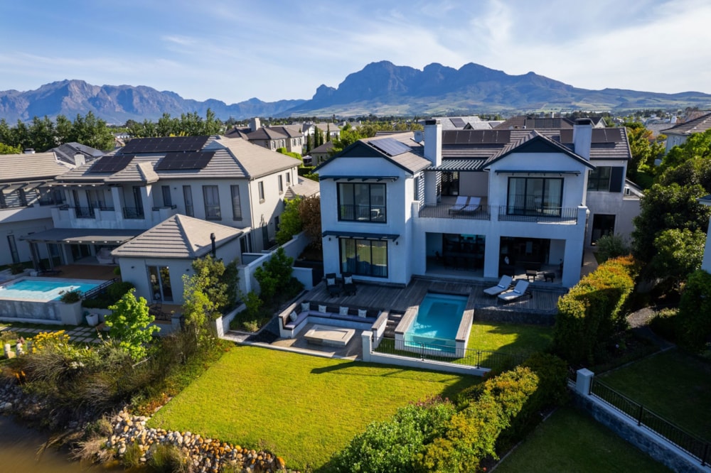 Security estate home for sale in Val de Vie Estate - VLV1720242 Security estate home for sale in Val de Vie Estate - VLV1720242