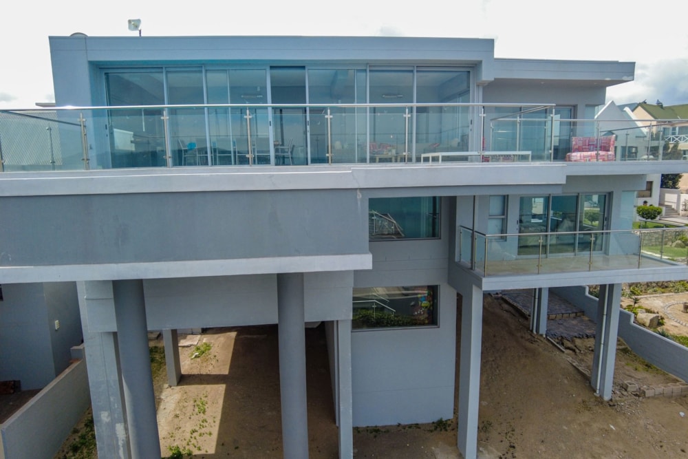 Double-storey house for sale in Myburgh Park - LA1676639 Double-storey house for sale in Myburgh Park - LA1676639