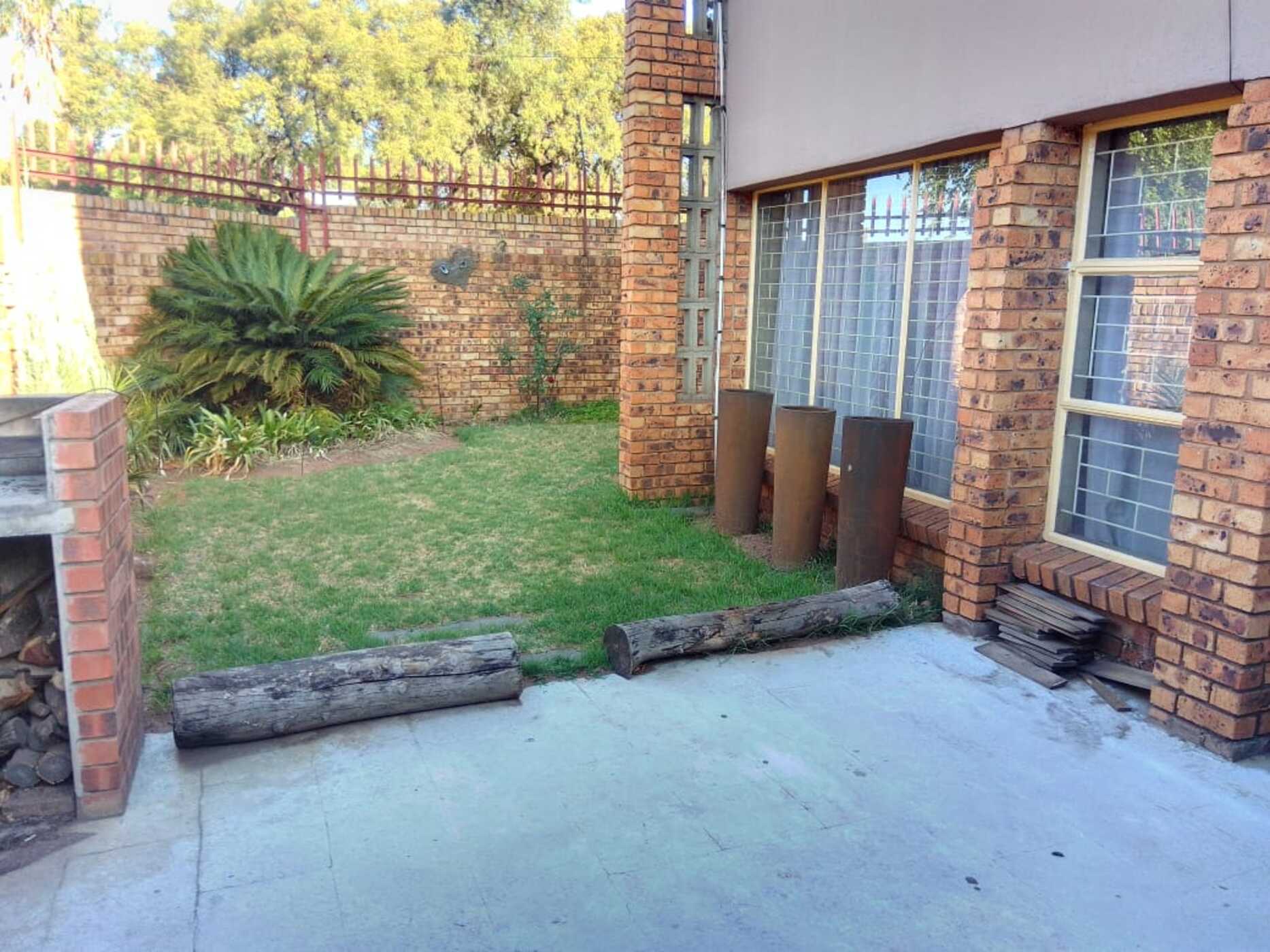 Security complex home for sale in Middelburg (Mpumalanga) - 1MD1679286