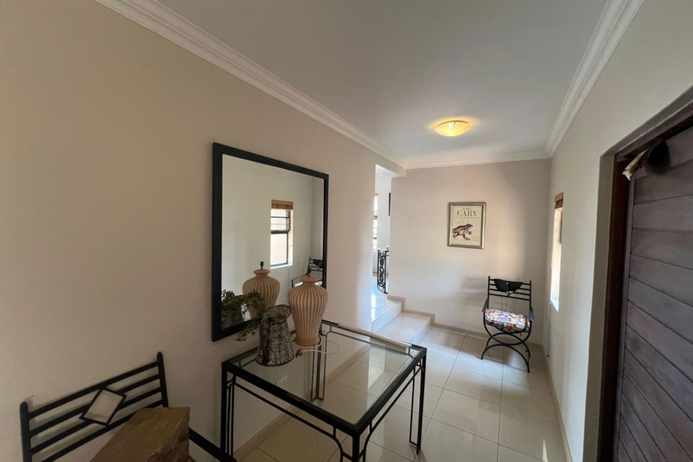 Double-storey house for sale in Sonheuwel - 1NS1676582 Double-storey house for sale in Sonheuwel - 1NS1676582