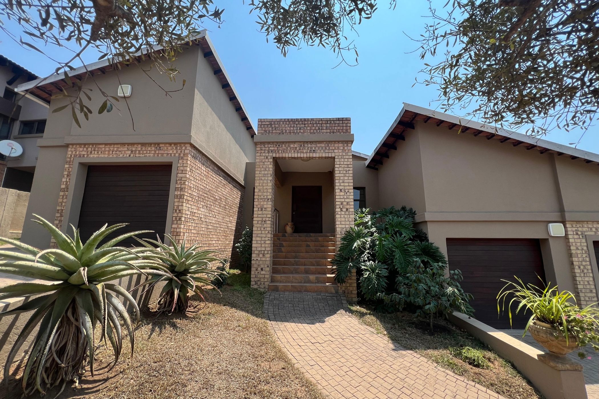 Double-storey house for sale in Sonheuwel - 1NS1676582