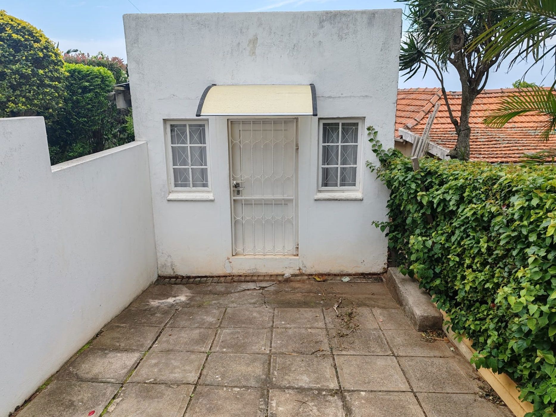 Garden cottage to rent in Durban North - 1ND1740965
