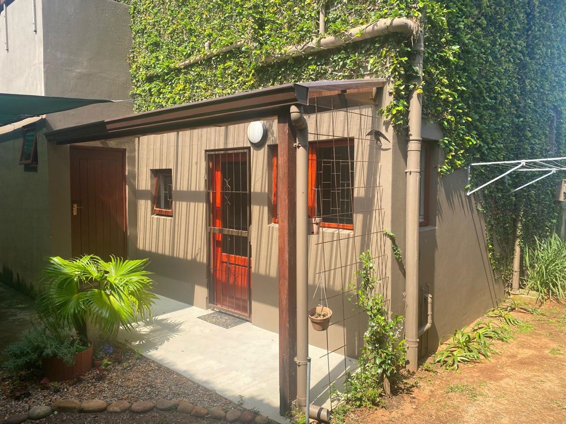 Garden cottage to rent in La Lucia - 1ND1730153