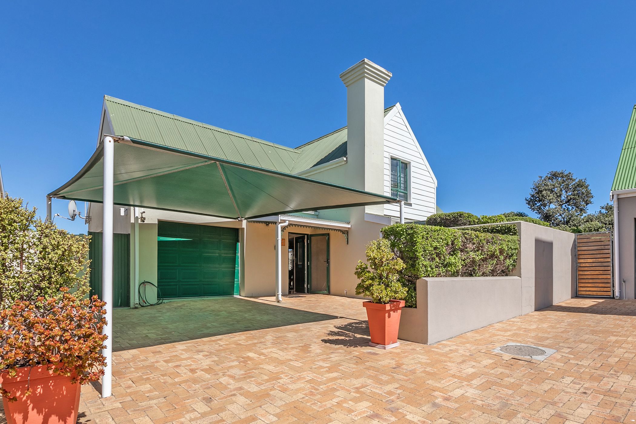 Security complex home sold in Melkbosstrand - 1TV1678011