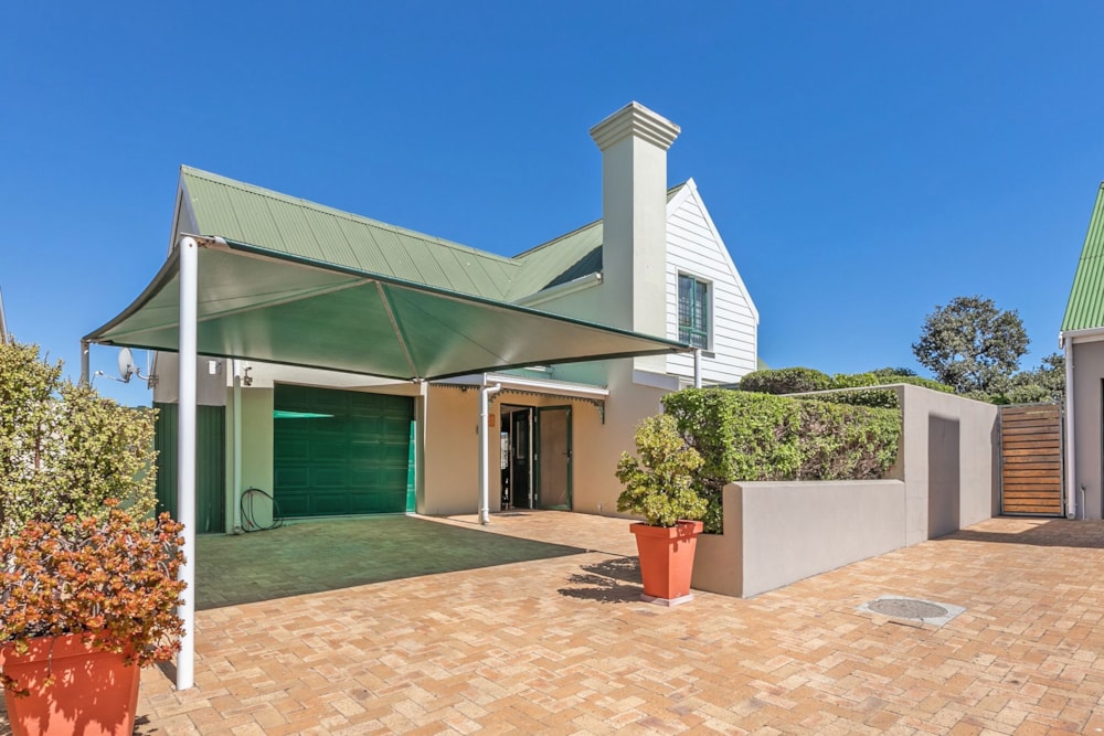 Security complex home sold in Melkbosstrand - 1TV1678011 Security complex home sold in Melkbosstrand - 1TV1678011