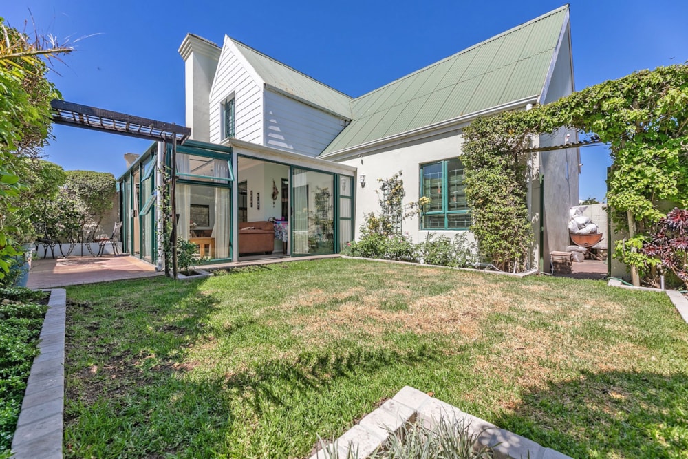 Security complex home sold in Melkbosstrand - 1TV1678011 Security complex home sold in Melkbosstrand - 1TV1678011