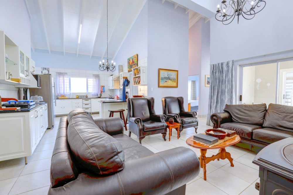 House for sale in Outeniqua Strand - 1MB1675372 House for sale in Outeniqua Strand - 1MB1675372