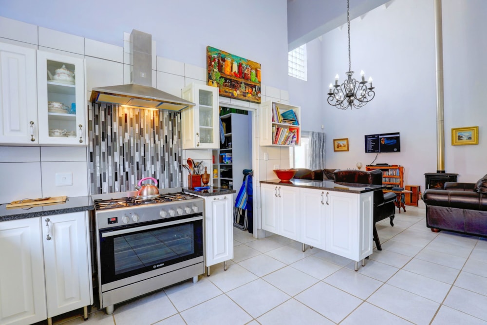 House for sale in Outeniqua Strand - 1MB1675372 House for sale in Outeniqua Strand - 1MB1675372