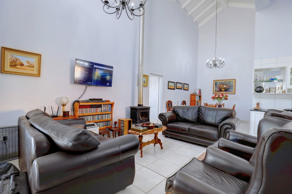 House for sale in Outeniqua Strand - 1MB1675372 House for sale in Outeniqua Strand - 1MB1675372