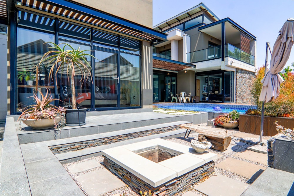 House for sale in Copperleaf - 1CU1677185