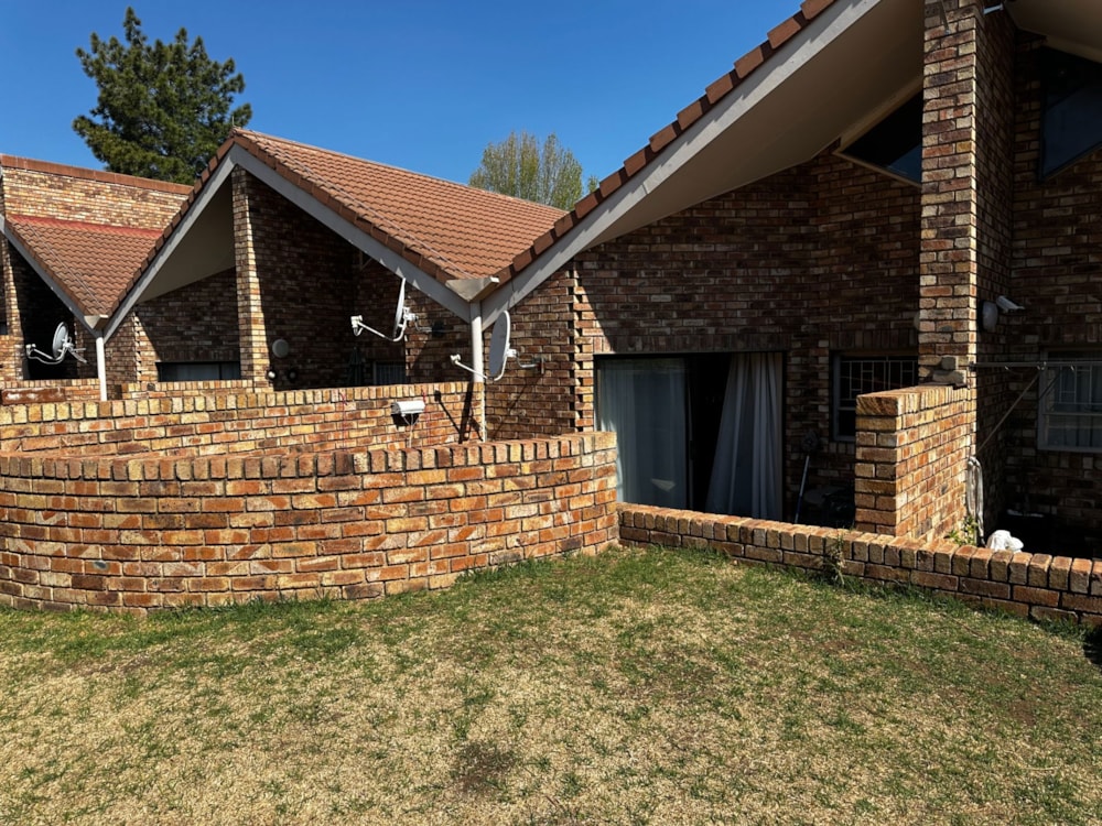 Bachelor apartment sold in Clarens - 1CS1675766