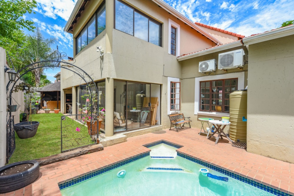 House for sale in Craigavon - FW1679065